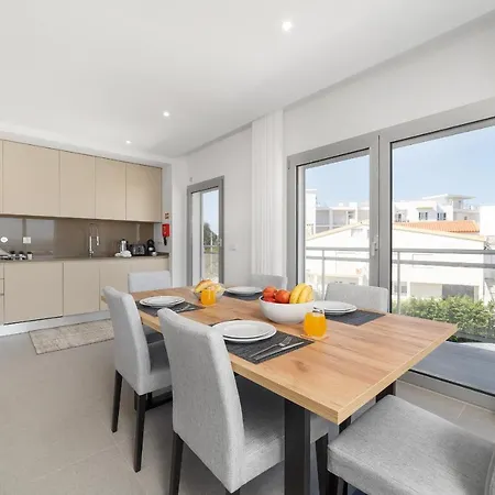 Apartment Views Aa - By Sch Nazare