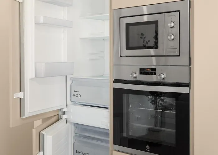 公寓 Views Aa - By Sch *