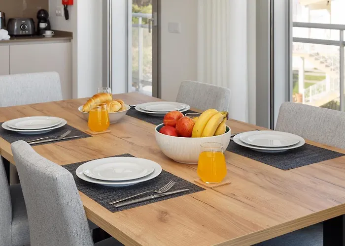 公寓 Views Aa - By Sch *